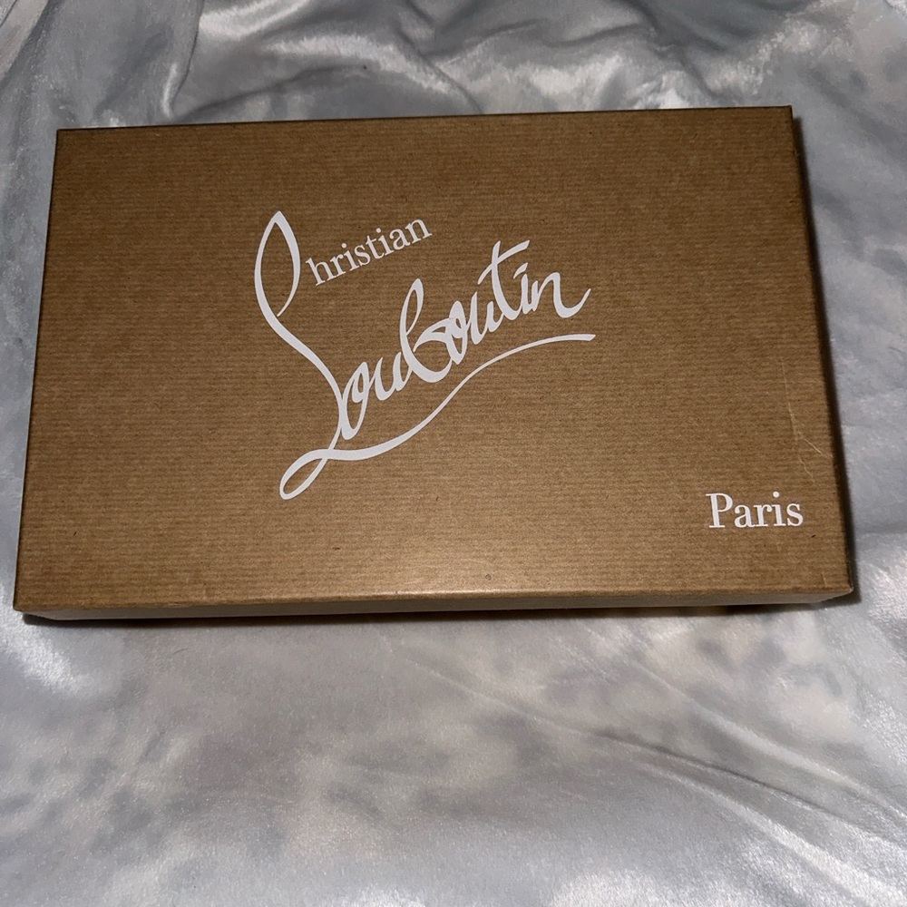 Christian Louboutin pumps ￼
Size 38.5